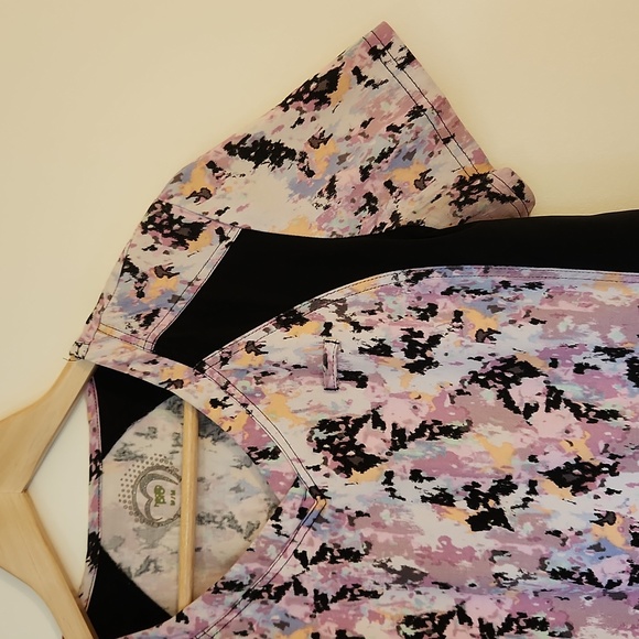 Multicolor Stretch Sides Scrub Top - Picture 2 of 2